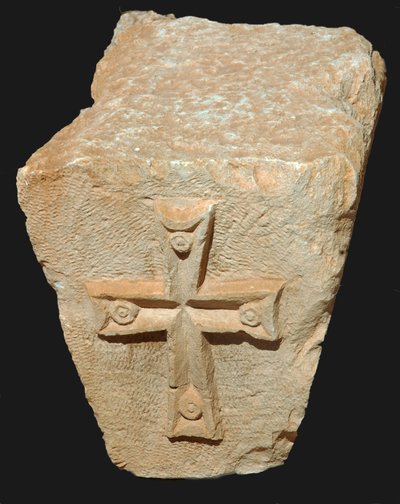 Architectonisch detail van een Byzantijns kapiteel versierd met een kruis door Unbekannt