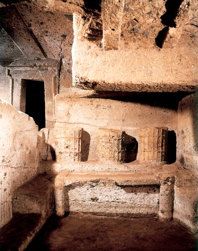 Etruskische architectuur: klokvormig graf. 7e eeuw voor Christus. Cerveteri. Necropolis van Monte Abatone. Italië door Unbekannt
