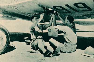Bewapening sectie aan het werk, 1940 door Unbekannt
