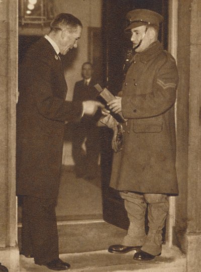 Legerkoerier van Het Fort bij No. 10, 1936 1937 door Unbekannt