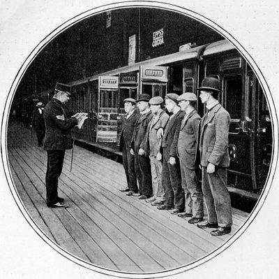 Legerrekruten vertrekken om zich aan te sluiten, Londen, c1900 1901 door Unbekannt