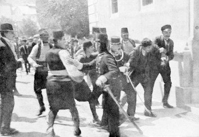 Arrestatie van Gavrilo Princip, moordenaar van aartshertog Franz Ferdinand, 1914 door Unbekannt