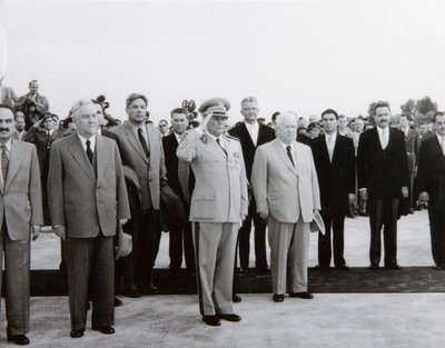 Aankomst van de Sovjetdelegatie in Belgrado, Joegoslavië, 26 mei 1955 door Unbekannt
