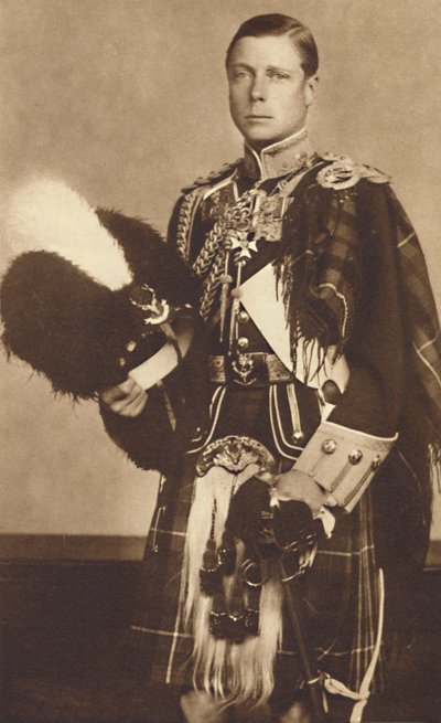 Als Kolonel-in-Chief, The Seaforth Highlanders, 1937 door Unbekannt