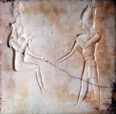 Bas-reliëf met de goden Isis en Osiris, Ptolemeïsche periode, Oud Egypte door Unbekannt