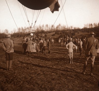 Mand van een barrageballon, ca. 1914-1918 door Unbekannt