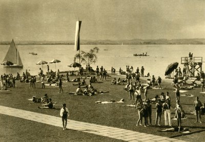 Baden aan de oevers van het Bodenmeer, Bregenz, Oostenrijk, c1935 door Unbekannt