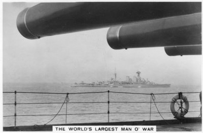 Slagkruiser HMS Hood, gezien vanaf HMS Nelson, 1937 door Unbekannt