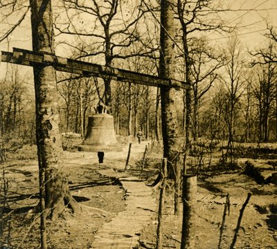 Bel om te waarschuwen voor gasaanval, c1914-c1918 door Unbekannt