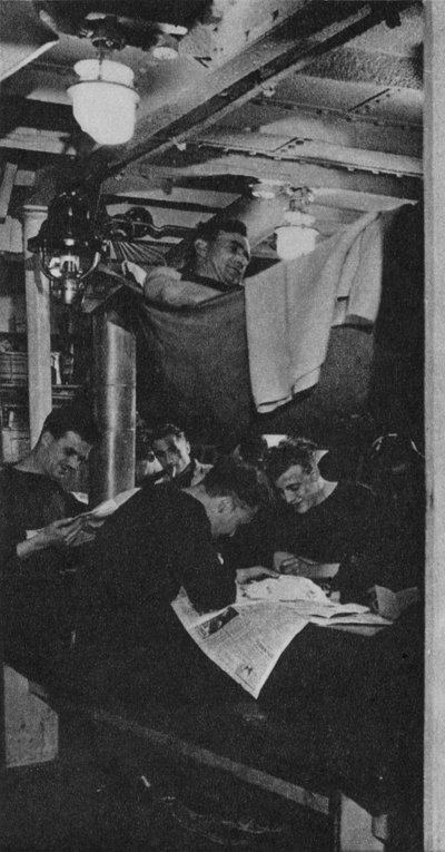 Tussen vegen, 1943 door Unbekannt