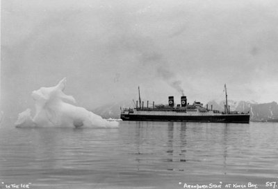 Blue Star Lines cruiseschip SS Arandora Star, Kongsfjorden, Spitsbergen, Noorwegen, 1929 door Unbekannt