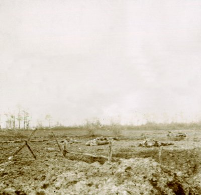 Lichamen na aanval, ca. 1914-ca. 1918 door Unbekannt