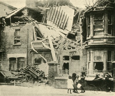 Door bommen beschadigde huizen, Hartlepool, Eerste Wereldoorlog, december 1914, ca. 1920 door Unbekannt