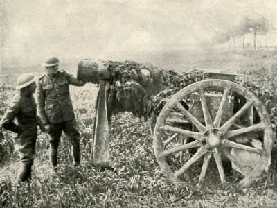 Brits Nepkanon in Veld om Vuur van de Duitsers aan te Trekken door Unbekannt