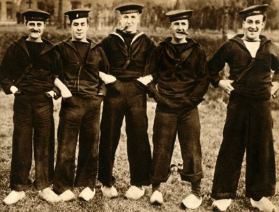 Britse matrozen met Nederlandse klompen, Eerste Wereldoorlog, 1914-1918, 1933 door Unbekannt
