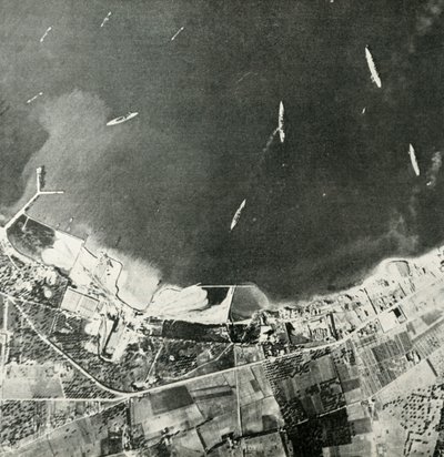 Britse oorlogsschepen voor de Maltese kust, Tweede Wereldoorlog, 1940-1942 1944 door Unbekannt