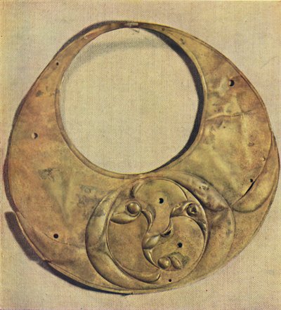 Bronzen Halve Maan van Llyn Cerrig, Anglesea, 1946 door Unbekannt