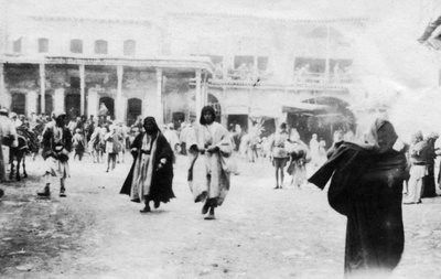 Drukke plein in Mosul, Mesopotamië, 1918 door Unbekannt