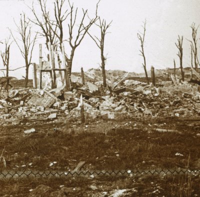 Bij het Tavannes Fort, Verdun, Noord-Frankrijk, ca. 1914-ca. 1918 door Unbekannt
