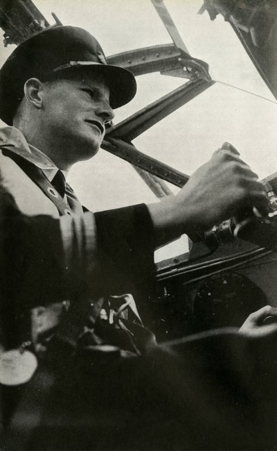 Kapitein Gilbert Rae, BOAC Mosquito piloot, Tweede Wereldoorlog, ca. 1939-ca. 1944, 1946 door Unbekannt