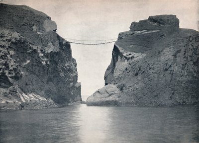 Carrick-A-Rede - De touwbrug over de kloof, 1895 door Unbekannt