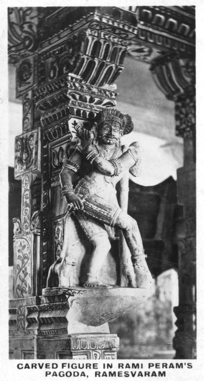 Gesneden figuur in Rami Perams Pagoda, Ramesvaram, India, ca. 1925 door Unbekannt