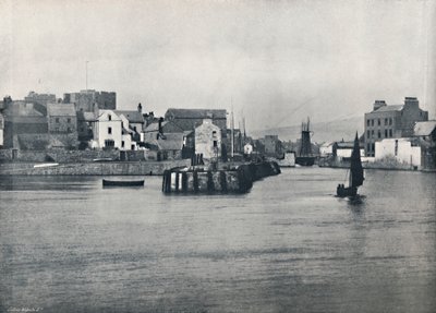 Castletown - Vanaf de pier, met uitzicht op het kasteel van Rushen, 1895 door Unbekannt