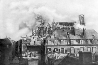 Kathedraal van Reims in brand door Duitse beschietingen, Frankrijk door Unbekannt