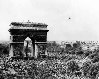 Viering van de bevrijding van Parijs, 26 augustus 1944 door Unbekannt