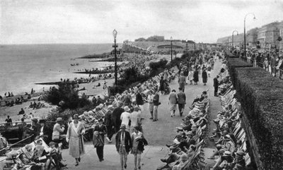 Central Parade en Wish Tower, Eastbourne, East Sussex, begin 20e eeuw door Unbekannt