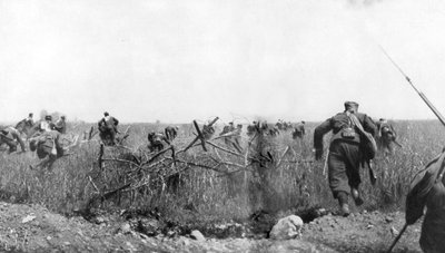 Aanval door een regiment Franse Zouaven op het plateau van Touvent, Artois, Frankrijk, 7 juni 1915 door Unbekannt