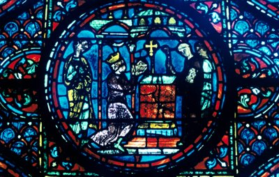 Karel de Grote geeft relikwieën aan de Kapel in Aix, glas-in-lood, Kathedraal van Chartres, Frankrijk door Unbekannt