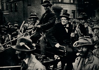 Churchill opnieuw in Belfast, 1926, 1945 door Unbekannt