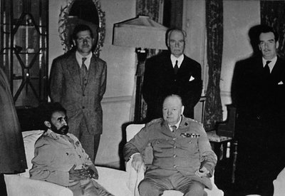 Churchill in Caïro, met Ethiopische keizer Haile Selassie, 1943, 1945 door Unbekannt
