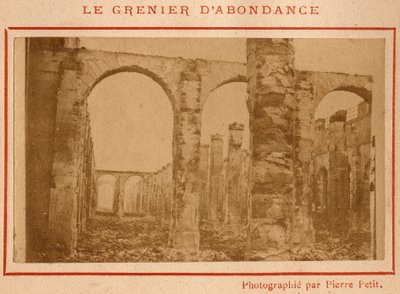 Commune van Parijs (1871): uitzicht op de ruïnes van de Grenier d