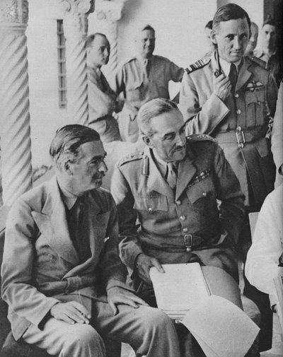 Oorlogsraad in Algiers: Mr. Churchill met zijn kapiteins door Unbekannt