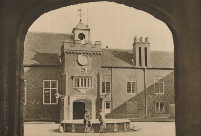 Binnenplaats en hoofdingang van het paleis van de bisschop van Londen in Fulham door Unbekannt