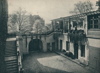 Binnenplaats van privéwoning, 13 Boulevard Des Invalides, Parijs. Wijzigingen door Paul Huillard, ca. 1927 door Unbekannt
