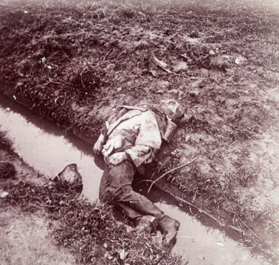 Dode Duitse soldaat, Ieper, Vlaanderen, België, c1914-c1918 door Unbekannt