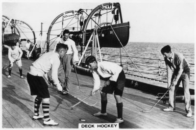 Dekhockey aan boord van het slagschip HMS Nelson, 1937 door Unbekannt