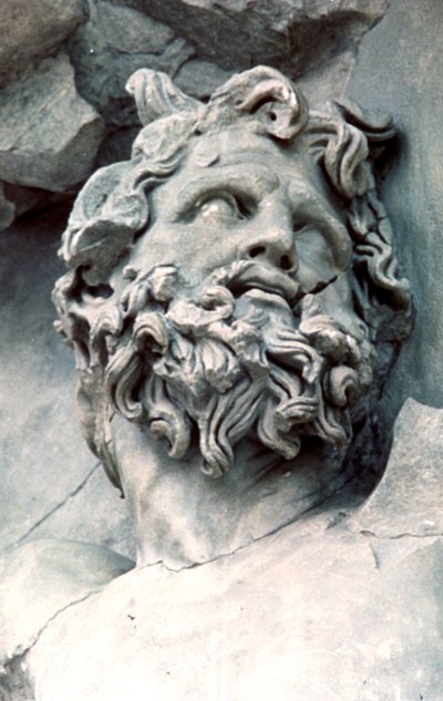 Detail van het Grote Fries van het Pergamon Altaar, 180-159 v.Chr. door Unbekannt