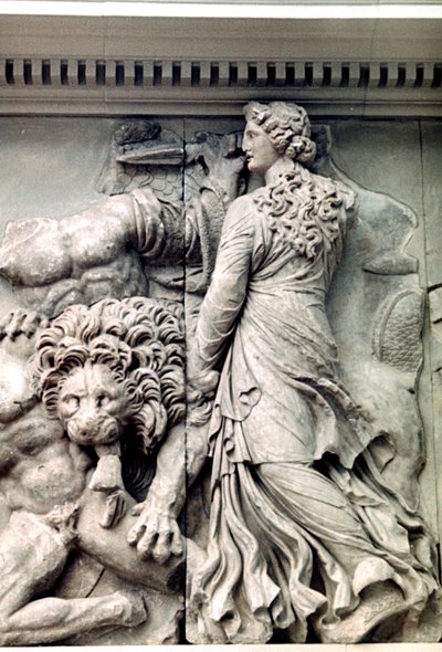 Detail van de Grote Fries van het Pergamon Altaar, 180-159 v.Chr. door Unbekannt