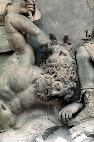 Detail van de Grote Fries van het Pergamon-altaar, 180-159 v.Chr. door Unbekannt
