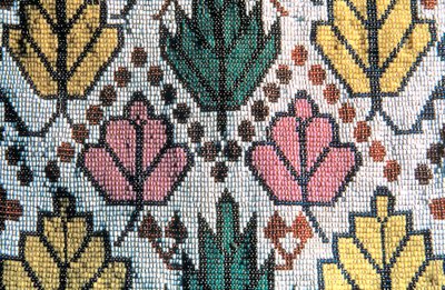 Detail van een Bandolier tas met 19e-eeuws geweven kralenwerk door Unbekannt