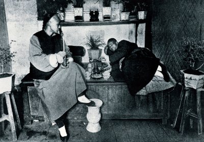Drugs: opiumrokers in China door Unbekannt