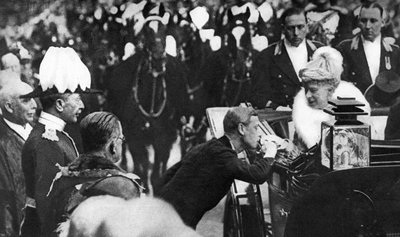 Edward VIII begroet Koningin Mary in Windsor, 1936 door Unbekannt