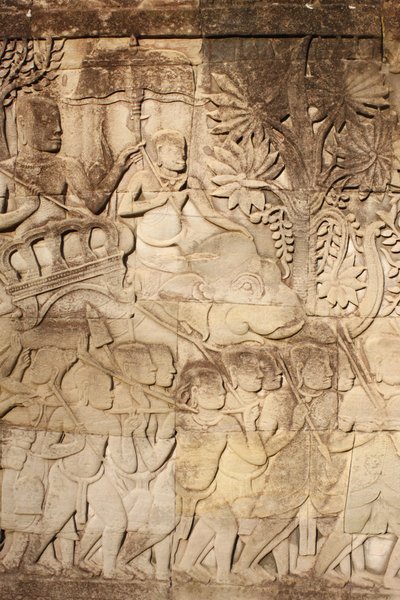 Olifanten en krijgers, Reliëfsculptuur in de Oostelijke Buitenste Galerij van Bayon, Siem Reap, Cambodja door Unbekannt