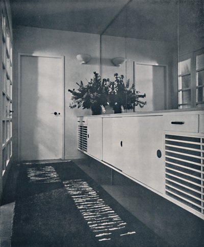 Ingangslobby bij Shrubs Wood, Chalfont St. Giles, 1936 door Unbekannt