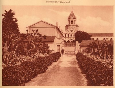 Ingang van het klooster, Saint-Honorat, 1930 door Unbekannt