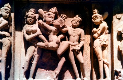 Erotisch Beeldhouwwerk, Hindoe Tempel, Khajuraho, India, 950 - 1050 door Unbekannt